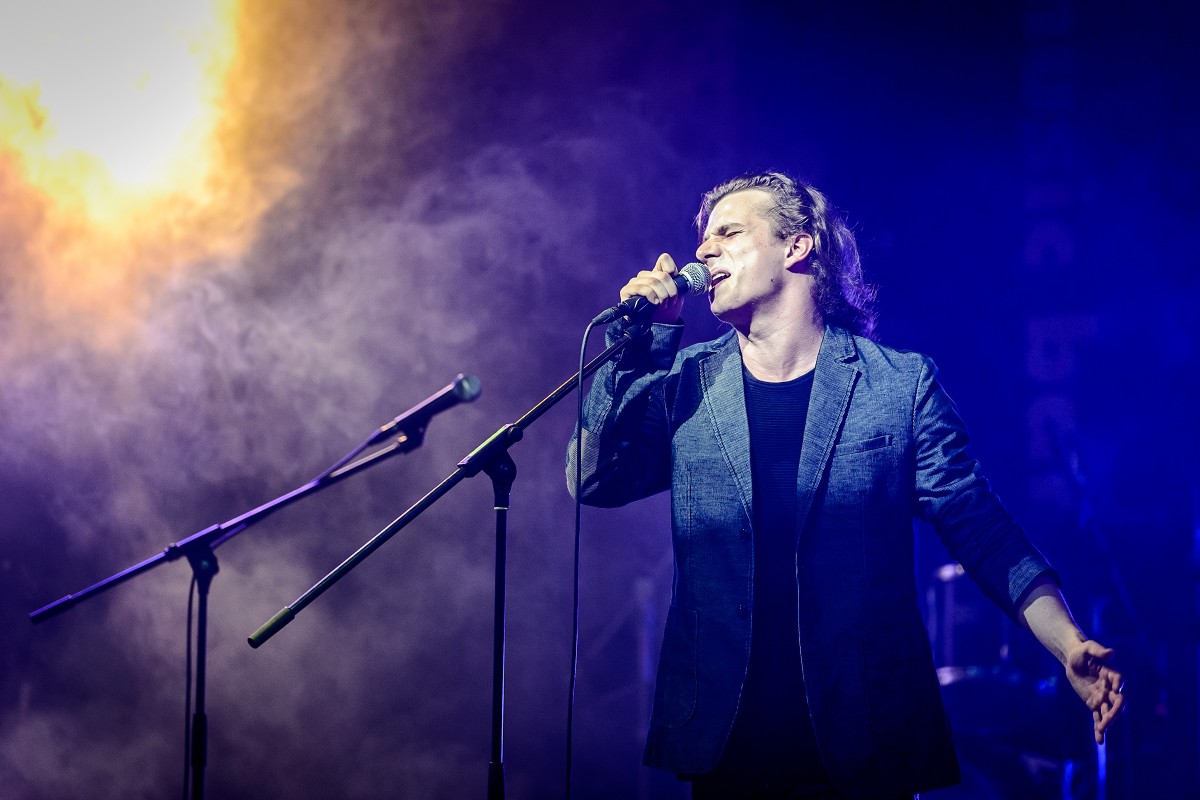 Hudební večer Press Play to Help!